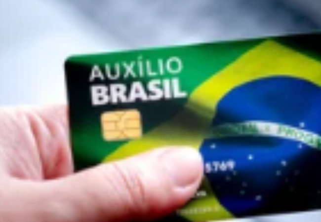 Recebeu o novo cartão do Auxílio Brasil com função débito? Saiba como  cadastrar a senha